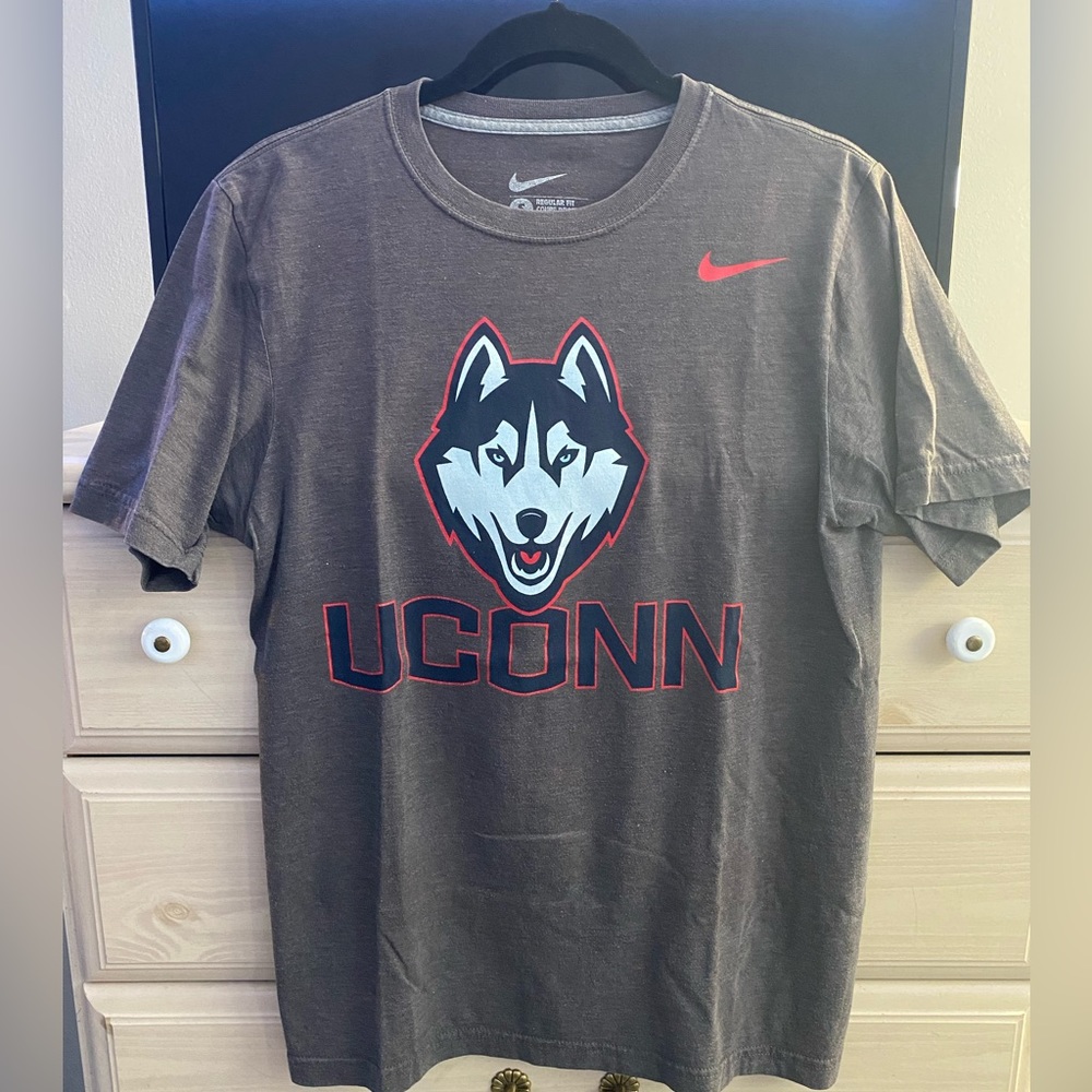 UCONN grey nike tshirt with husky logo